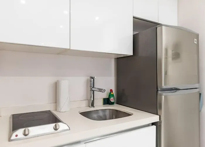 2bed 500m From *